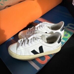 Veja shoes size 6